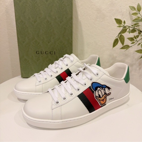 Gucci x Disney Womens ACE Donald Duck Patch White Sneaker Size 36 New in Box - Picture 1 of 11